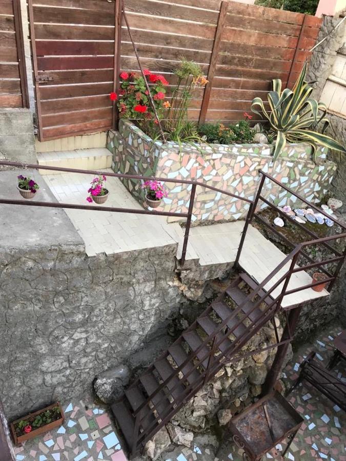 Gostevoy Dom Samir Hotel Gagra Buitenkant foto