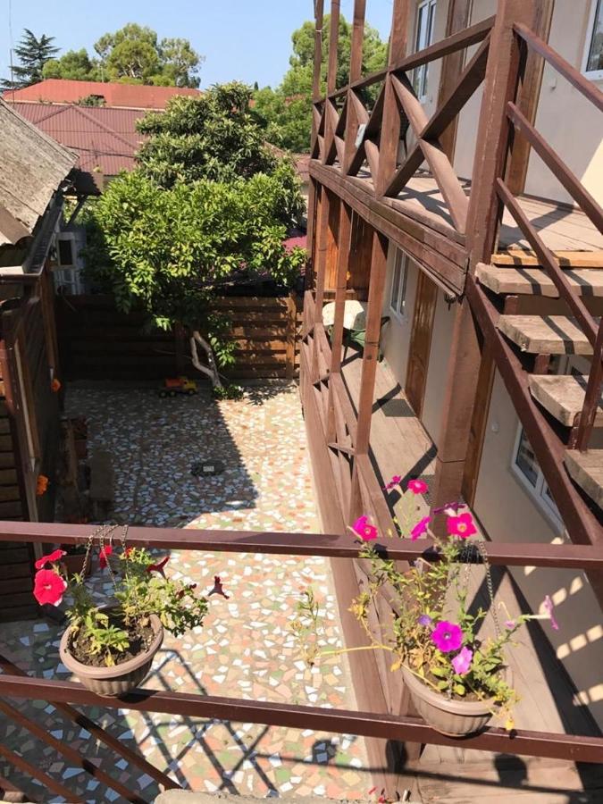 Gostevoy Dom Samir Hotel Gagra Buitenkant foto