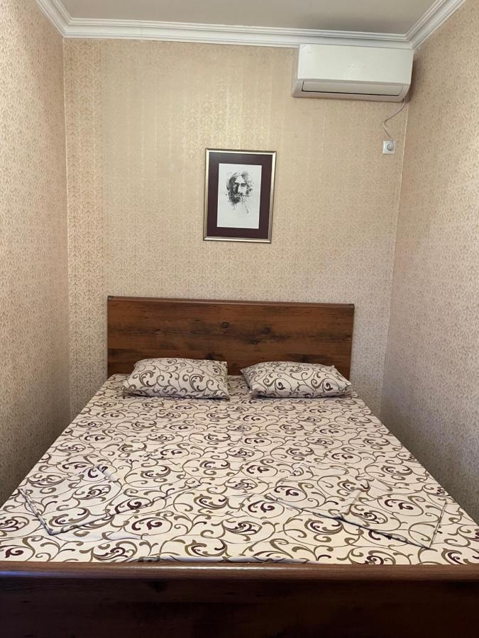 Gostevoy Dom Samir Hotel Gagra Buitenkant foto